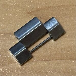 Nixon The Corporal Silver Stainless Men's Analog Watch (1) Extra Band Spare Link